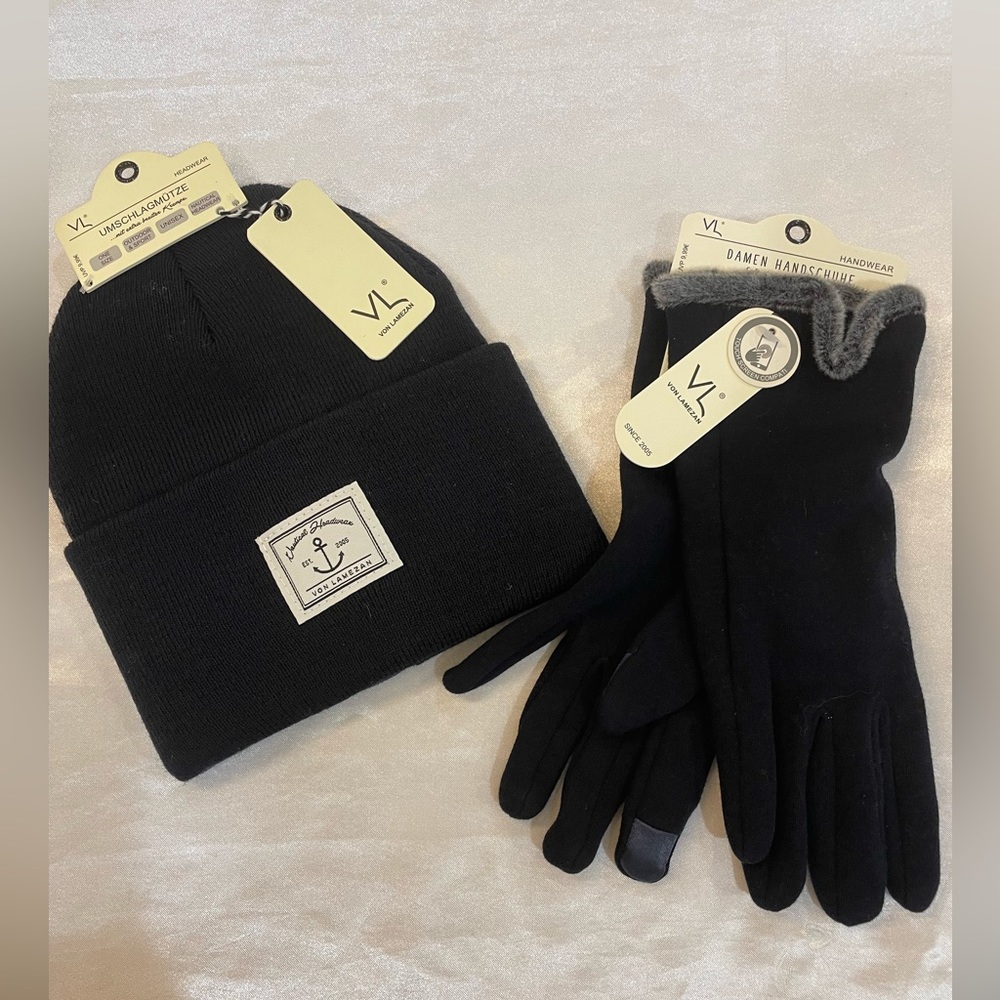 VL Von Lamezan Nautical Beanie and Gloves NAVY